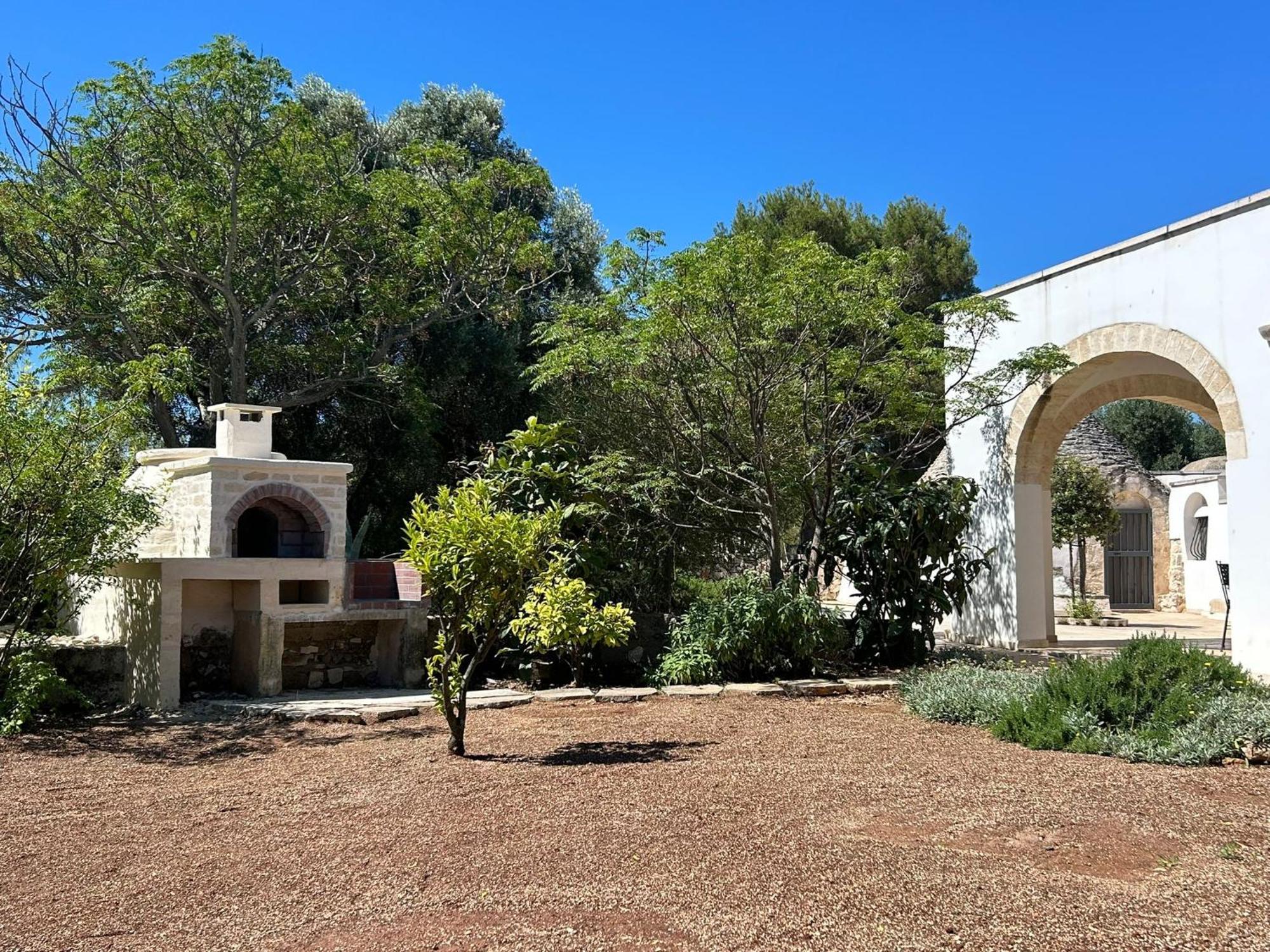 Traditional Trullo With Private Pool Near Ostuni Villa Buitenkant foto